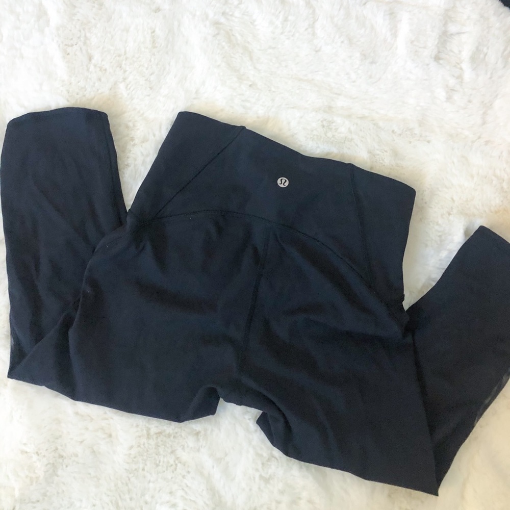 Lululemon Capri Leggings 🖤🤍